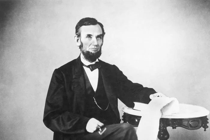 Abraham Lincoln (1809-1865) - Được coi là một trong những Tổng thống Mỹ vĩ đại nhất, Lincoln còn phát triển một thiết bị nâng thuyền vượt qua bãi cạn và các chướng ngại vật khác trên sông, nhờ đó ông được cấp bằng sáng chế.