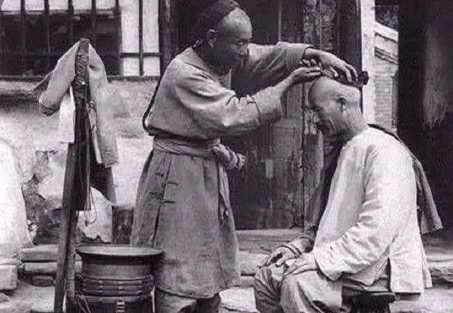 Nghề cắt tóc trở nên phổ biến vào thời nhà Thanh.