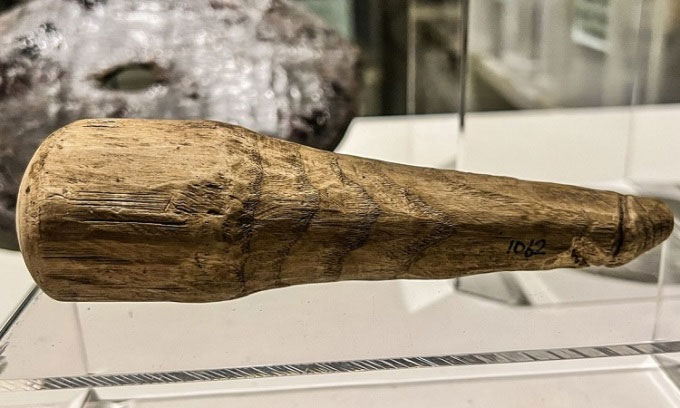 Cổ vật bằng gỗ ở phòng trưng bày tại bảo tàng Vindolanda. (Ảnh: Vindolanda Trust)