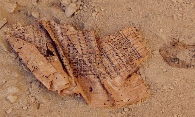 Tình trạng khô cằn ở Wadi al-Jarf giúp bảo quản cuộn giấy cói của Merer. (Ảnh: The Past).