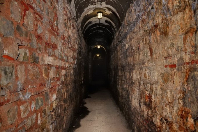 Một phần của mạng lưới đường hầm bên dưới Rome. (Ảnh: Ancient Origins).