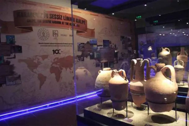 Một số hiện vật từ Kerpe được trưng bày tại bảo tàng - (Ảnh: Bảo tàng Kocaeli).