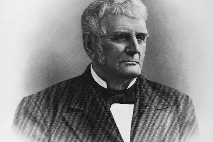 John Deere (1804-1886) là người đã mang đến cho thế giới chiếc máy kéo đầu tiên. Nhưng trước khi phát minh ra máy nông nghiệp, Deere đã làm thợ rèn.