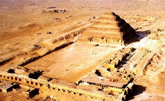 Quần thể kim tự tháp Djoser (Step).