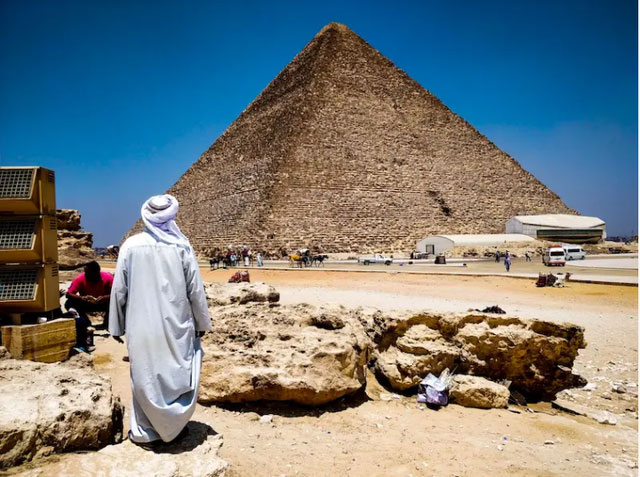 Kim tự tháp Khufu hay còn gọi là Đại kim tự tháp hoặc Kim tự tháp Cheops. (Ảnh: 90 Road Travel)