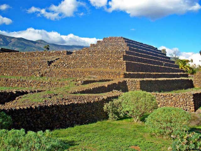 Kim tự tháp trên đảo Tenerife, quần đảo Canary. (Ảnh: Pinterest).