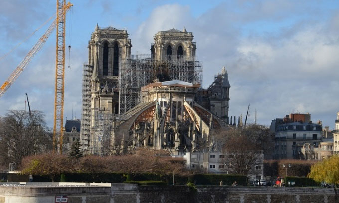 Nhà thờ Đức Bà Paris trong thời gian phục dựng sau trận hỏa hoạn. (Ảnh: Maxime L'Héritier)