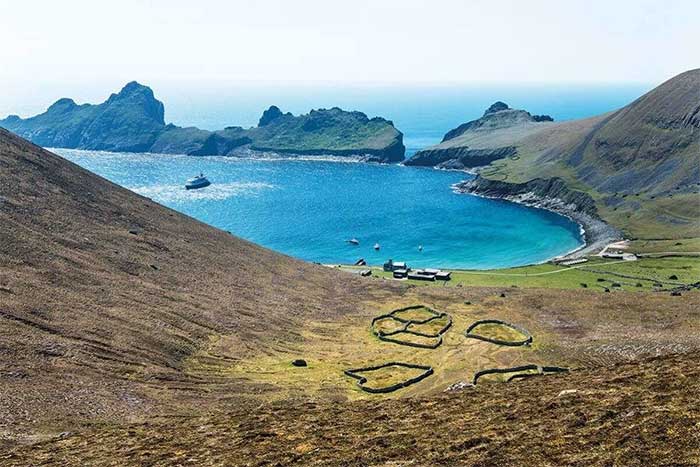 Vịnh Village trên đảo Hirta, St Kilda. (Ảnh: Geographical).