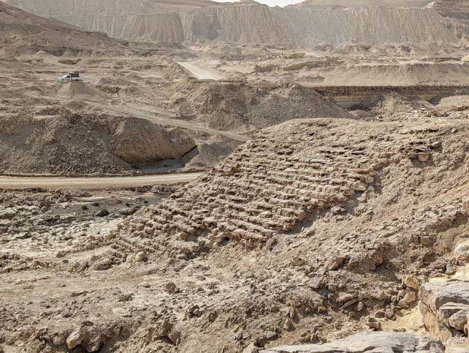 Tàn tích của đập Sadd-el-Kafara. (Ảnh: Matthieu Gotz)