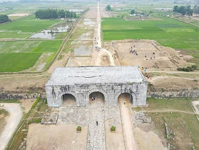Khai quật khảo cổ học ở cổng phía Nam Di sản văn hóa thế giới Thành nhà Hồ.